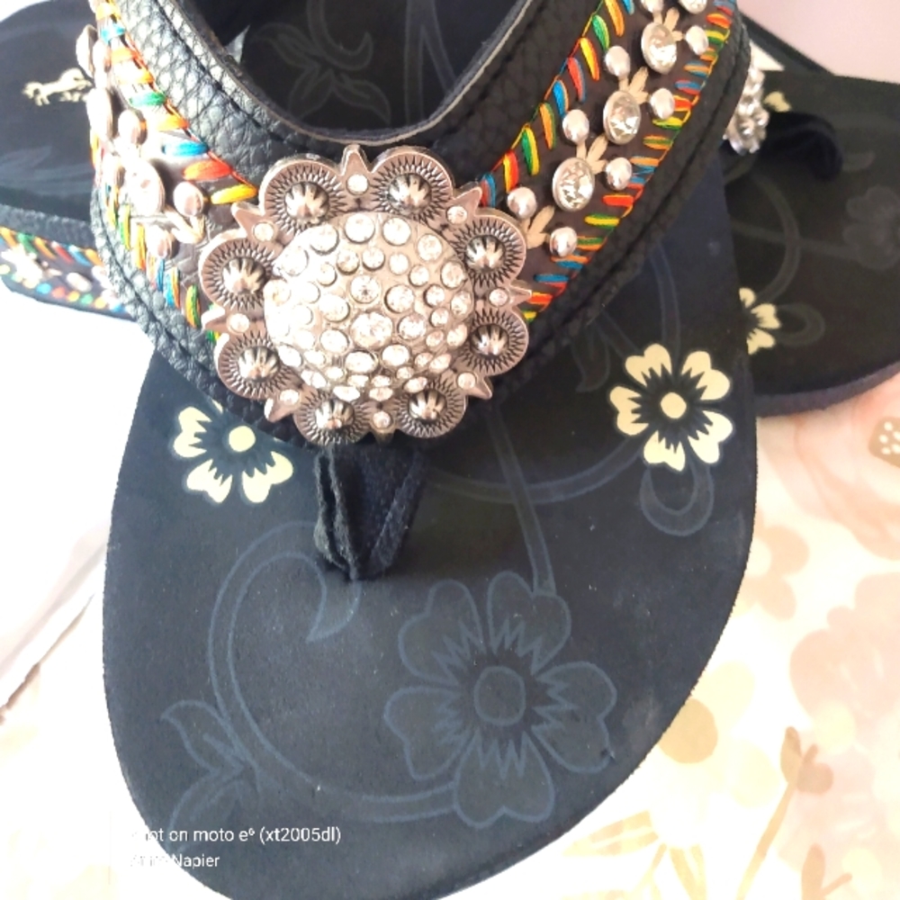 Montana West flip flop size 11 runs small